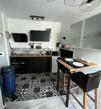 T2 Proche Gare Avec Wifi Apartment Chartres Exterior photo